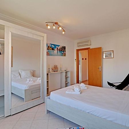 Armacao de Pera Central by Homing Exterior foto