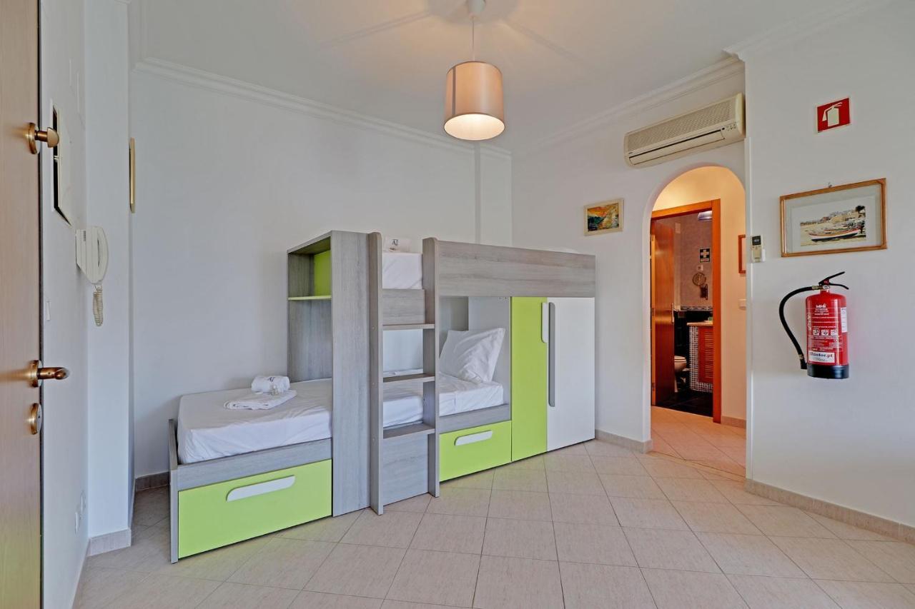 Armacao de Pera Central by Homing Exterior foto