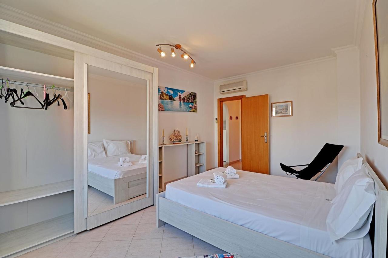 Armacao de Pera Central by Homing Exterior foto